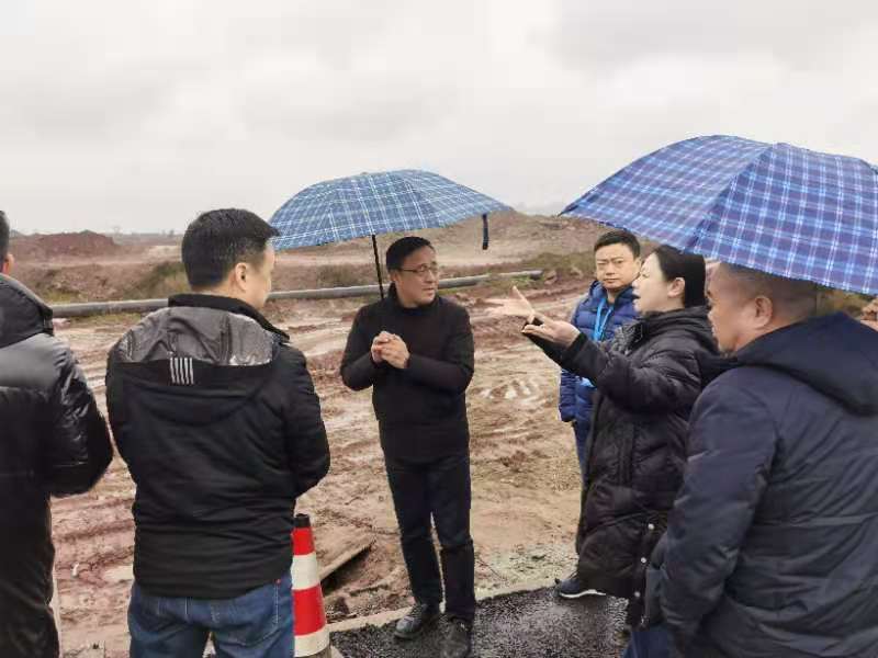 集團公司黨委書記、董事長周燕賓率隊調(diào)研臨港供水保障工作