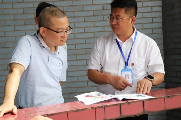 市公服集團(tuán)公司黨委副書記、總經(jīng)理譚琦調(diào)研清源水務(wù)公司兩江管線安全運(yùn)行情況