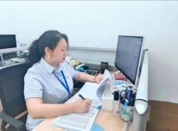 《榜樣在身邊》系列報(bào)道——杜莉、何振南 扎根基層踐初心 恪盡職守顯擔(dān)當(dāng)